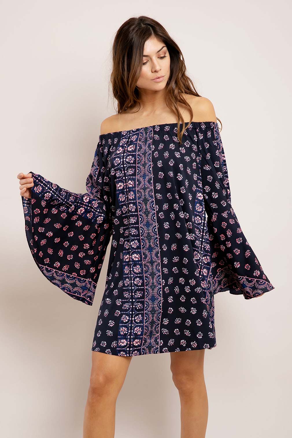 Vestido Corto Acicatena